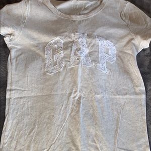 gap t-shirt
